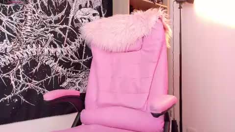 Snapshot of sharpay_evans chatting on August 2, 6:39 pm Antonia online show from August 2, 6:39 pm