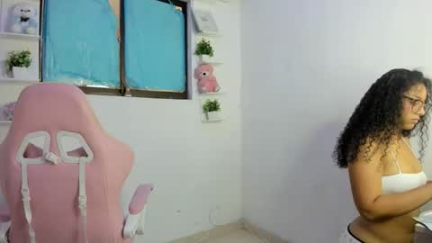 loraine online show from October 21, 9:04 pm