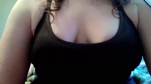 Snapshot of shathara chatting on March 21, 5:05 pm Shay online show from March 21, 5:05 pm
