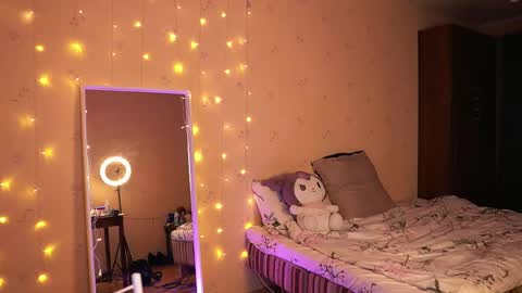 Snapshot of shawty_girl_ chatting on February 11, 3:29 pm Sonya online show from February 11, 3:29 pm