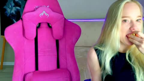 Shawty Mia online show from April 20, 7:04 pm