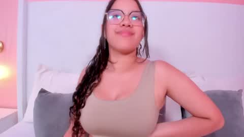 Snapshot of shayra_alina chatting on June 25, 5:28 pm shayra_alina online show from June 25, 5:28 pm