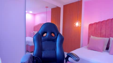 Snapshot of shayra_alina chatting on July 23, 9:46 pm shayra_alina online show from July 23, 9:46 pm