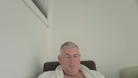 Snapshot of she52 chatting on October 29, 7:43 am she52 online show from October 29, 7:43 am