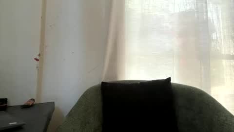 Snapshot of she_thick_n_sexxy chatting on May 27, 10:56 am Thick babe online show from May 27, 10:56 am