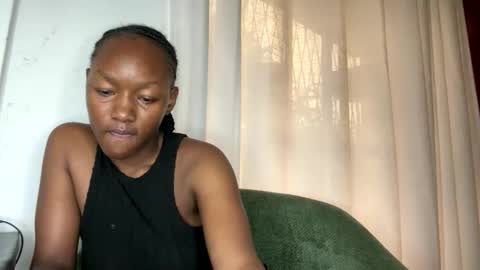Snapshot of she_thick_n_sexxy chatting on May 30, 5:15 am Thick babe online show from May 30, 5:15 am