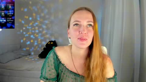 Snapshot of she_wolf1 chatting on June 4, 1:39 pm she_wolf1 online show from June 4, 1:39 pm