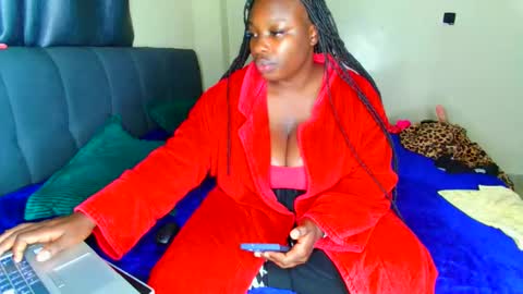 Snapshot of shee13 chatting on October 26, 10:25 pm shee13 online show from October 26, 10:25 pm