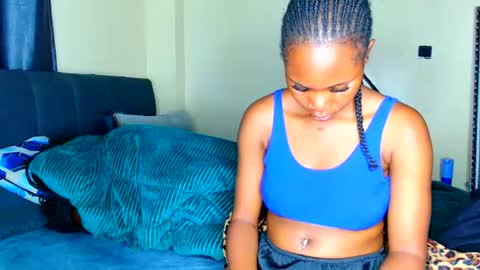 Snapshot of shee13 chatting on November 29, 4:59 am shee13 online show from November 29, 4:59 am