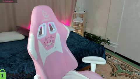 Snapshot of sheila_rich chatting on December 2, 9:36 am Sheila online show from December 2, 9:36 am