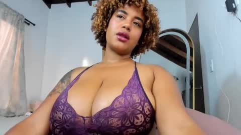 Snapshot of sheilamakano70 chatting on May 27, 10:07 pm Sheila Makano online show from May 27, 10:07 pm