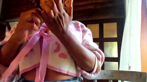 Snapshot of sheilamakano70 chatting on June 9, 9:37 pm Sheila Makano online show from June 9, 9:37 pm