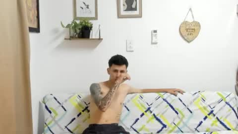 sheilanyarturo online show from May 3, 7:42 pm