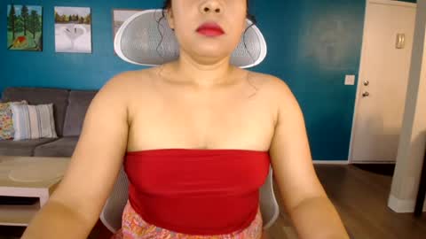 Snapshot of sheilyn_smith chatting on June 13, 4:32 am sheilyn_smith online show from June 13, 4:32 am