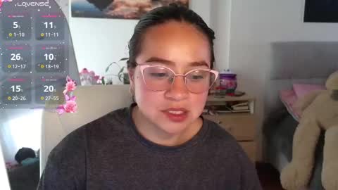 Snapshot of shekina_l chatting on November 24, 6:51 pm lau online show from November 24, 6:51 pm