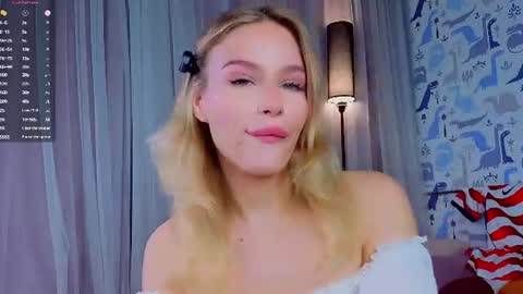 Snapshot of sheliamuyres chatting on July 7, 2:36 am Lina online show from July 7, 2:36 am