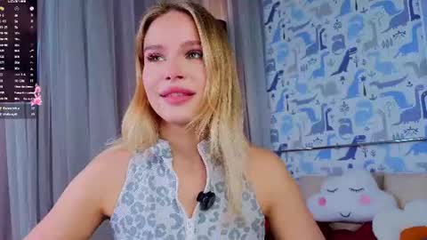 Snapshot of sheliamuyres chatting on July 13, 3:09 am Lina online show from July 13, 3:09 am
