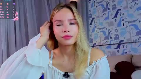 Snapshot of sheliamuyres chatting on July 24, 1:47 am Lina online show from July 24, 1:47 am