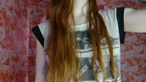 Snapshot of shelikessoymilk chatting on May 17, 5:42 pm Erika online show from May 17, 5:42 pm