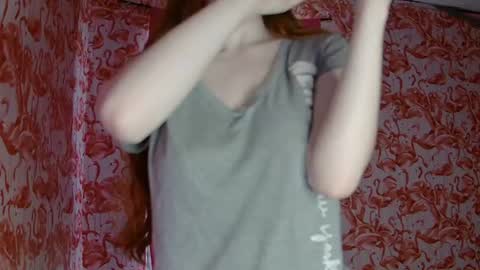 Snapshot of shelikessoymilk chatting on July 9, 7:40 pm Erika online show from July 9, 7:40 pm
