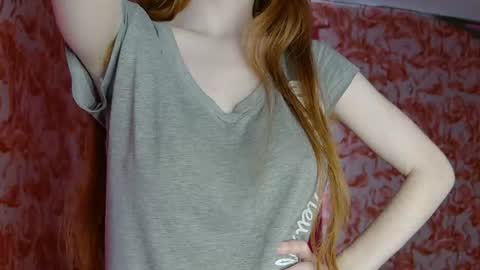 Snapshot of shelikessoymilk chatting on July 25, 5:43 pm Erika online show from July 25, 5:43 pm