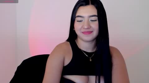 Snapshot of shelly_rohades chatting on December 3, 4:20 am online show from December 3, 4:20 am