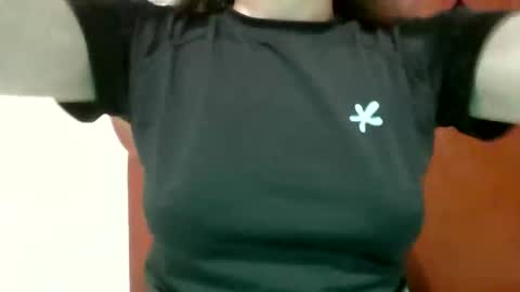 shelsyzevee_ online show from November 6, 12:33 am