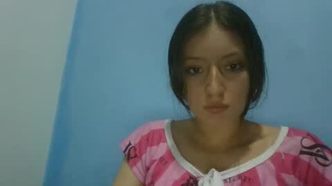 shelsyzevee_ online show from December 21, 1:35 am