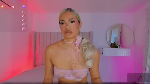 Snapshot of shelynna_azzul chatting on May 9, 11:37 am shelynna_azzul online show from May 9, 11:37 am