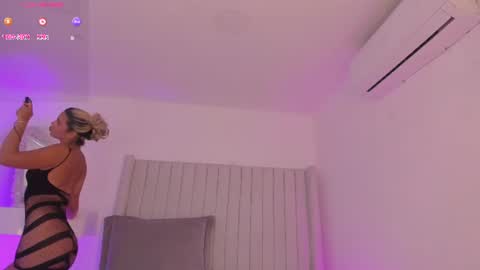 Snapshot of shelynna_azzul chatting on June 20, 1:03 pm shelynna_azzul online show from June 20, 1:03 pm
