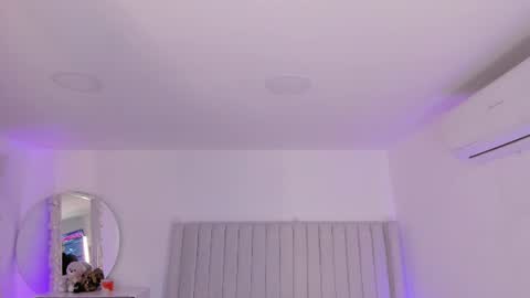 Snapshot of shelynna_azzul chatting on July 10, 11:57 am shelynna_azzul online show from July 10, 11:57 am