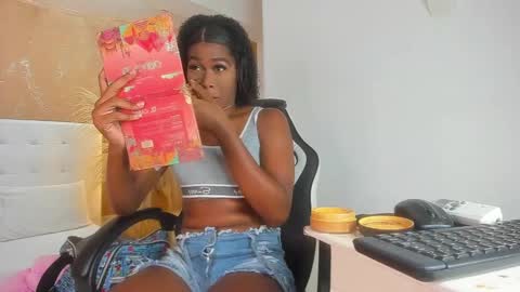 shenielxxx online show from December 5, 12:22 pm