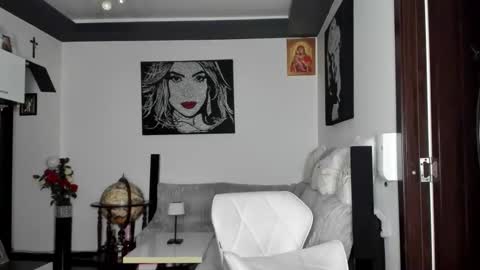 Snapshot of sherlylov chatting on October 23, 4:17 pm Edaline online show from October 23, 4:17 pm