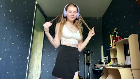 Snapshot of sherlyncreagh chatting on May 14, 8:21 am Kaayy online show from May 14, 8:21 am