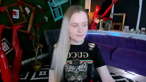 Snapshot of sherributlers chatting on May 11, 9:04 am Sweet Sherri online show from May 11, 9:04 am