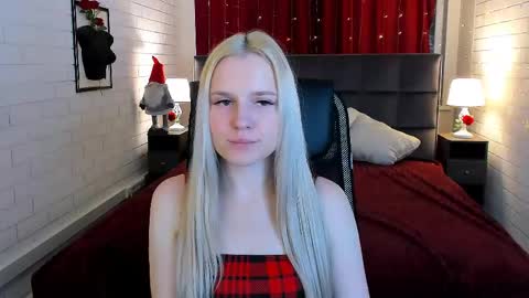 Snapshot of sherributlers chatting on June 4, 5:24 am Sweet Sherri online show from June 4, 5:24 am