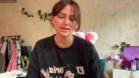 Vanessa online show from May 17, 3:30 pm