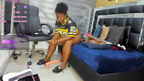 sheyla__ebony online show from April 25, 12:35 am
