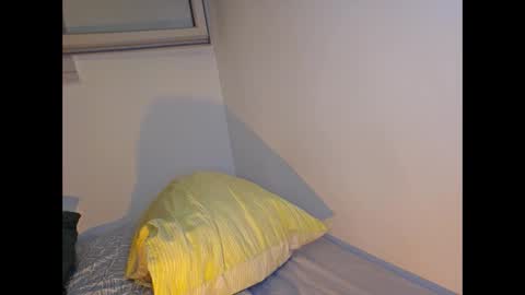 Snapshot of shhervin chatting on January 11, 11:48 am shhervin online show from January 11, 11:48 am