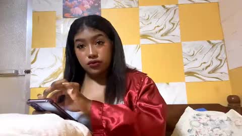 Evelyn online show from May 6, 3:28 pm