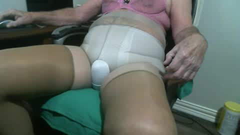 Snapshot of shine66shine chatting on January 29, 9:39 pm shine66shine online show from January 29, 9:39 pm