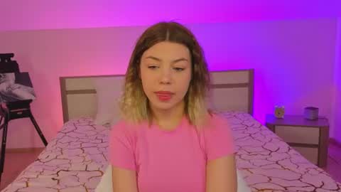 Snapshot of shine_abby_ chatting on July 6, 9:39 am Abby online show from July 6, 9:39 am