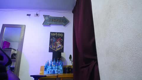 Snapshot of shining_star69 chatting on October 15, 6:57 am shining_star69 online show from October 15, 6:57 am