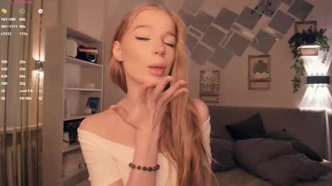 Stella  online show from February 21, 7:31 am