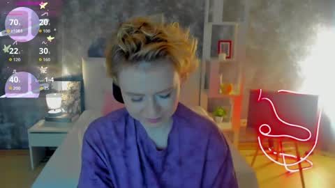 Snapshot of shiny_lisss chatting on May 14, 1:45 am Lisa online show from May 14, 1:45 am