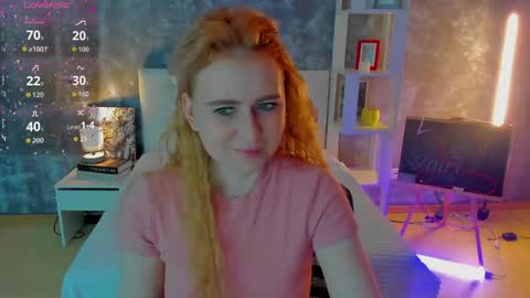 Snapshot of shiny_lisss chatting on May 24, 1:43 am Lisa online show from May 24, 1:43 am
