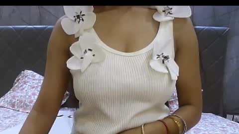 Snapshot of shiri_hot chatting on November 23, 5:57 pm Siri online show from November 23, 5:57 pm