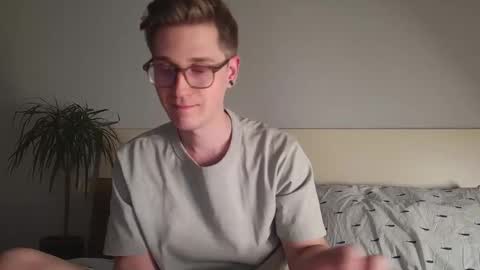 Snapshot of shirizo chatting on December 19, 8:16 pm Matthew online show from December 19, 8:16 pm