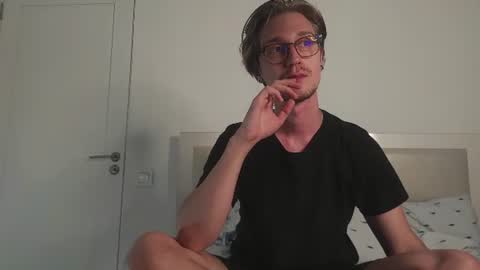 Matthew online show from August 4, 4:42 pm