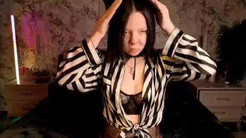 Snapshot of shirley_hartt chatting on May 25, 12:16 am sirli online show from May 25, 12:16 am